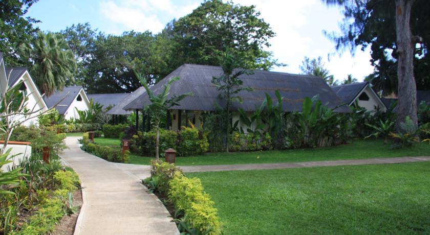 The Warwick Fiji Hotel Korolevu  Екстериор снимка The main building of the resort