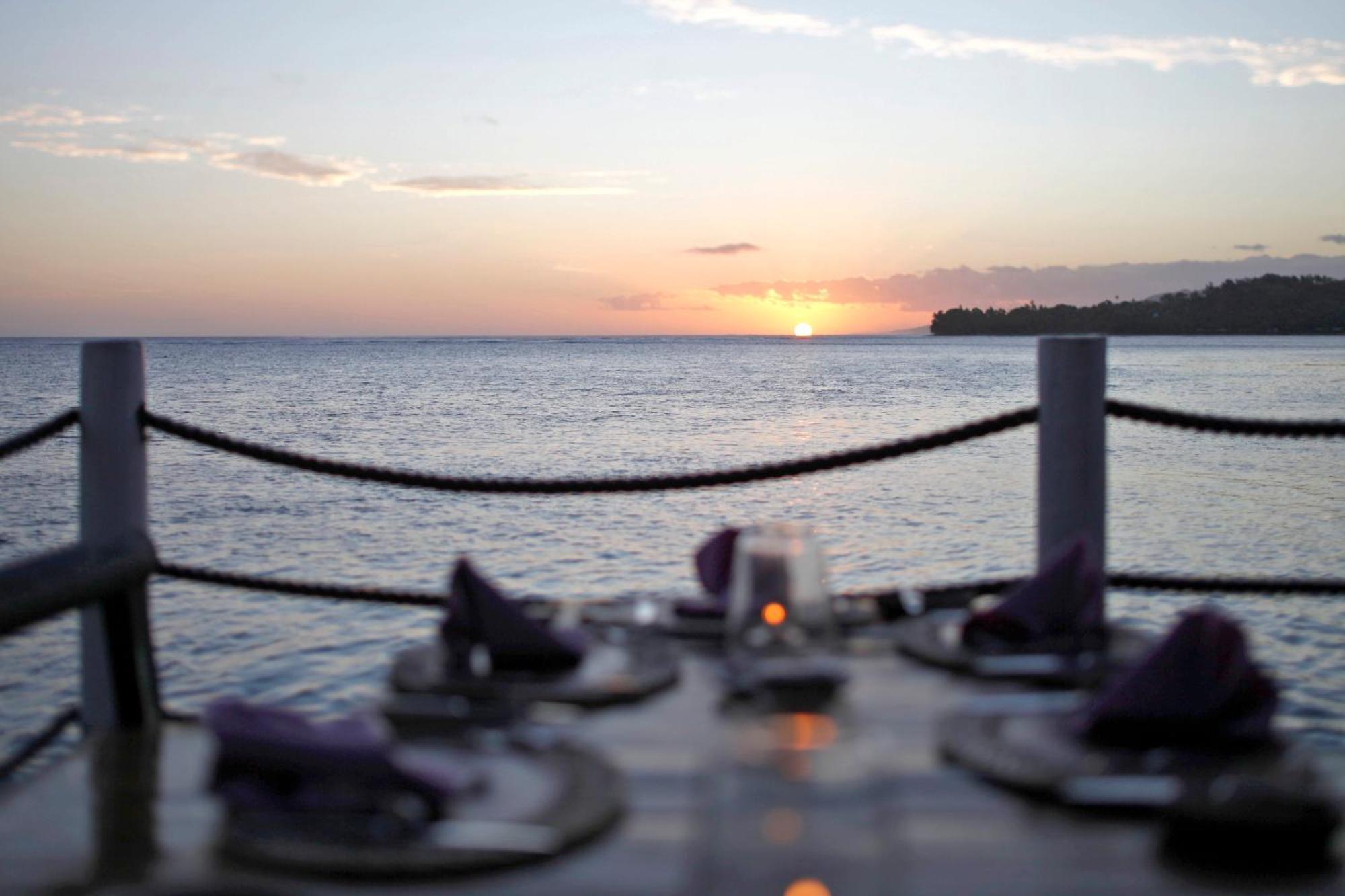 The Warwick Fiji Hotel Korolevu  Екстериор снимка Sunset at the beach