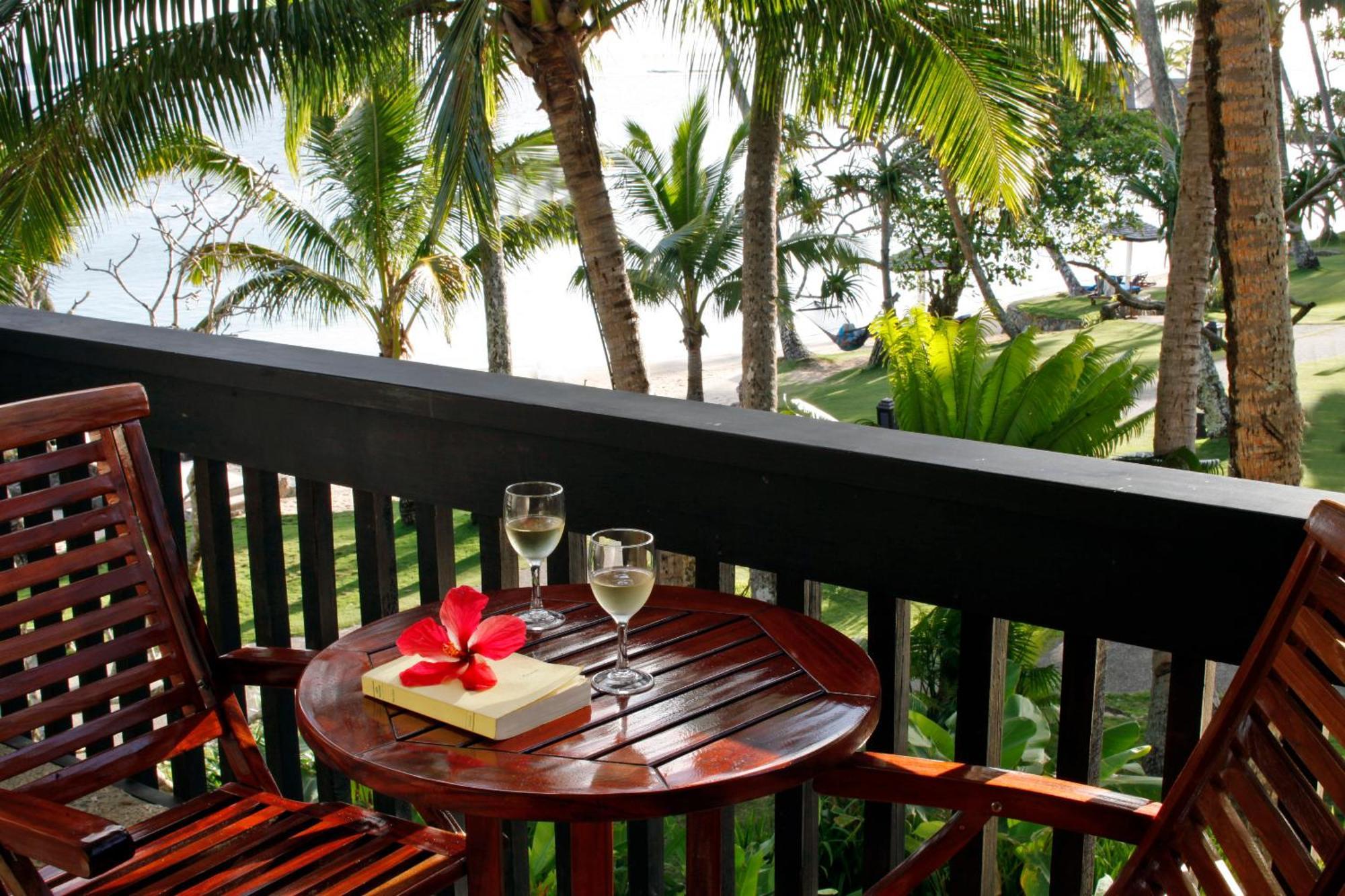 The Warwick Fiji Hotel Korolevu  Екстериор снимка A balcony at the resort