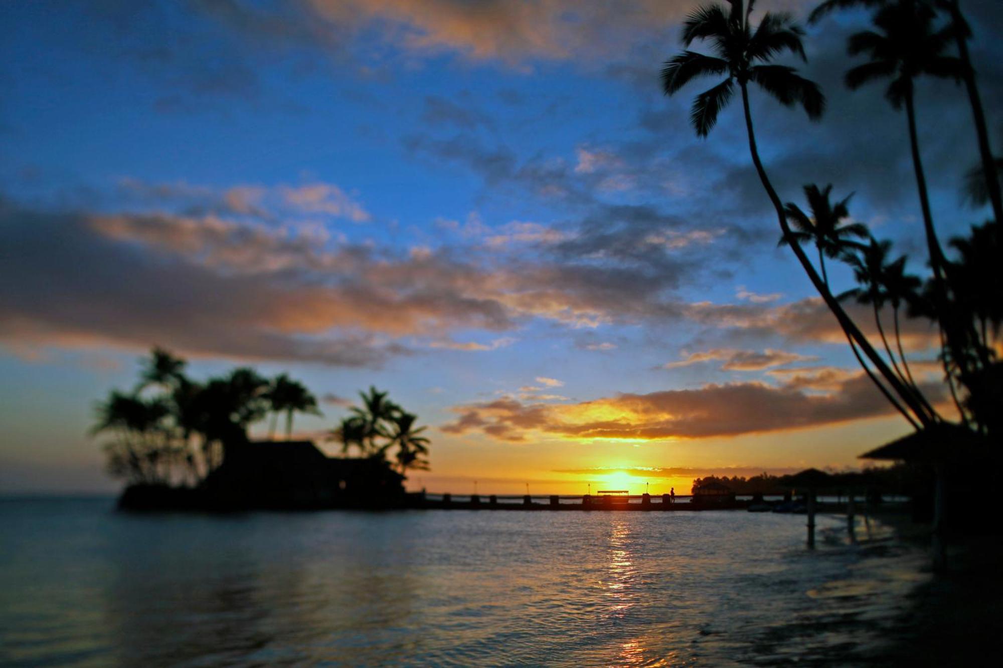 The Warwick Fiji Hotel Korolevu  Екстериор снимка Sunset at the Four Seasons Resort
