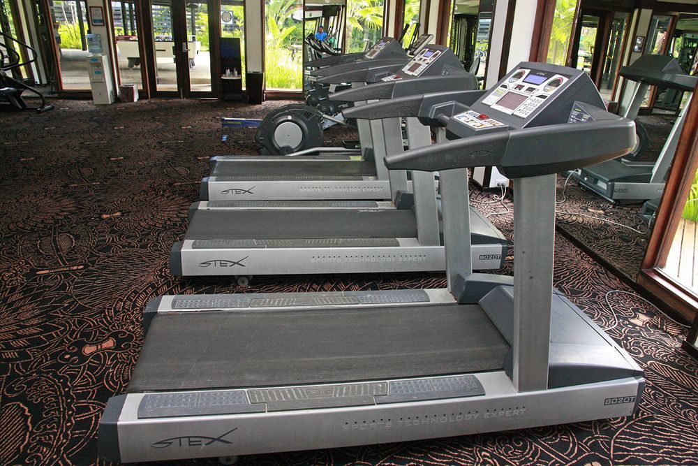 The Warwick Fiji Hotel Korolevu  Екстериор снимка Treadmills in a gym