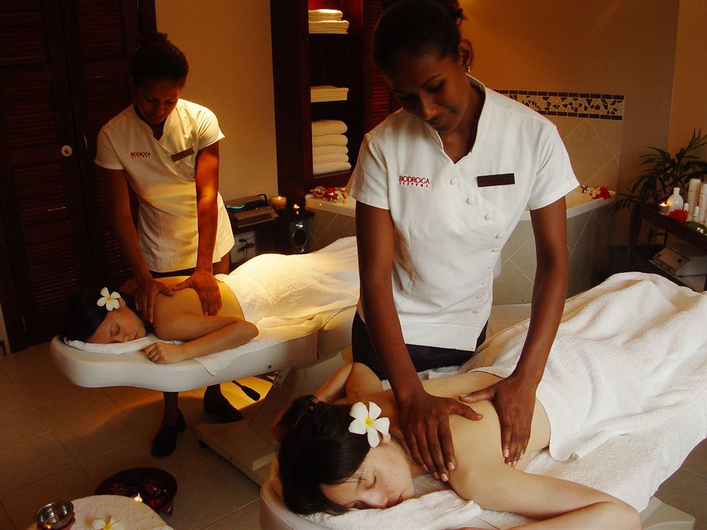 The Warwick Fiji Hotel Korolevu  Екстериор снимка Massage in Mauritius