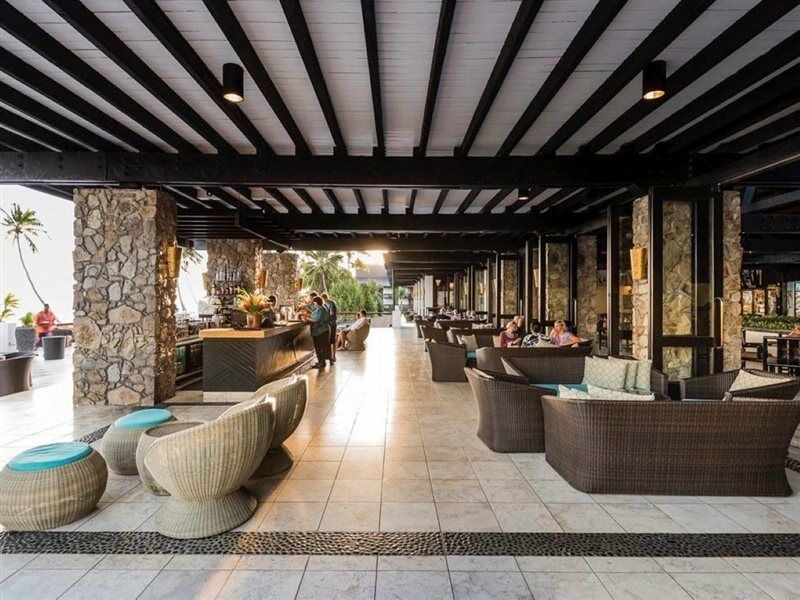 The Warwick Fiji Hotel Korolevu  Екстериор снимка The lobby of the hotel