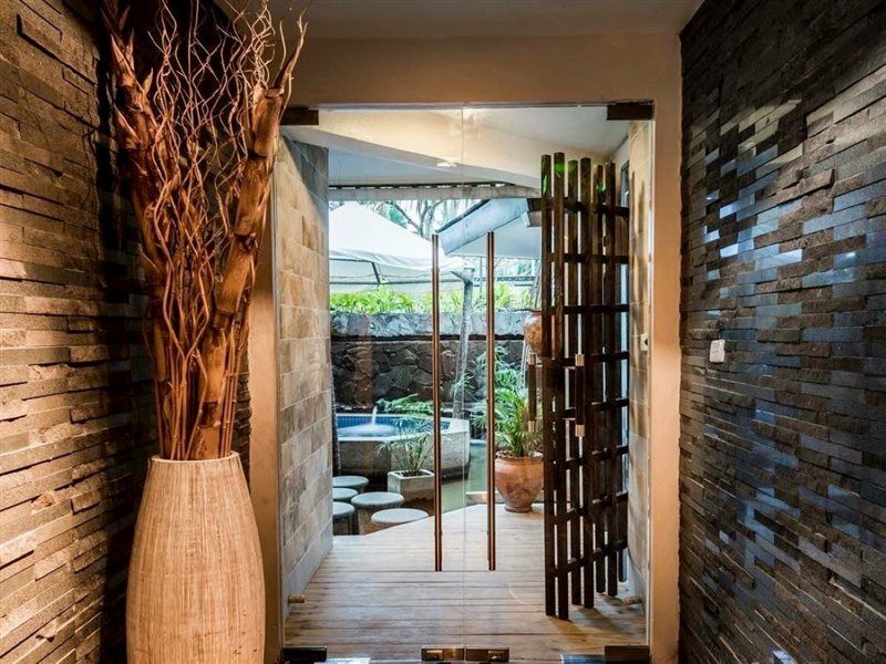 The Warwick Fiji Hotel Korolevu  Екстериор снимка Entrance to the spa